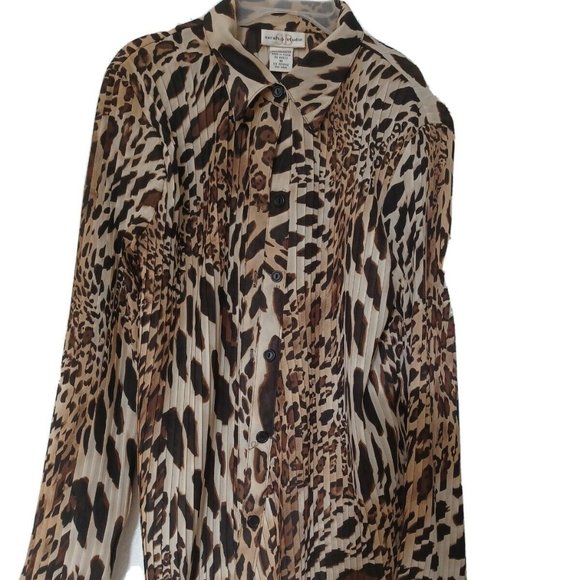 NWOT Sarah B Studio Pleated Leopard Print Button Up Sheer Blouse Sz M - Picture 6 of 11